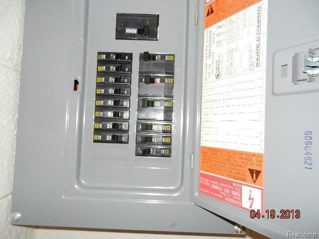 23833 Roxana Avenue Eastpointe, MI 48021 - Photo 23 of 23 DSCN7713.JPG