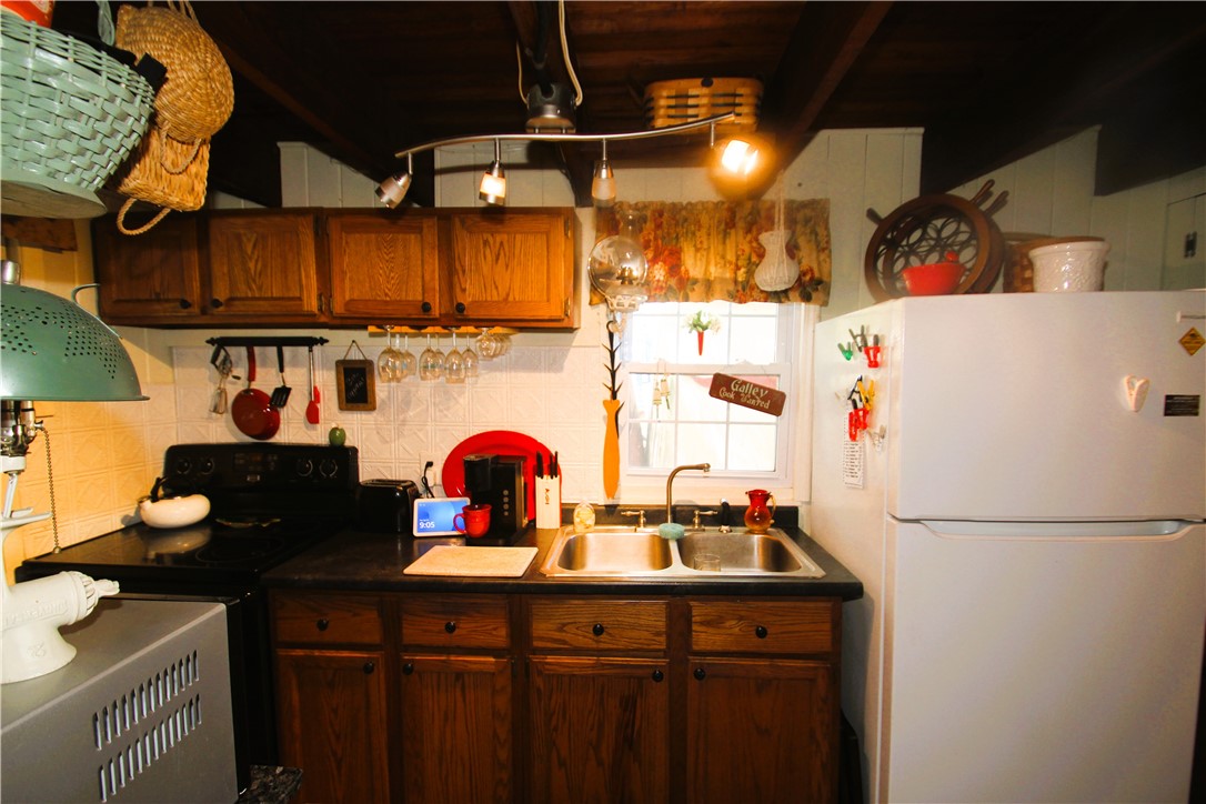 13202 Park Road Carlton, NY 14571 - Photo 19 of 50 Simple & Efficient Galley Kitchen