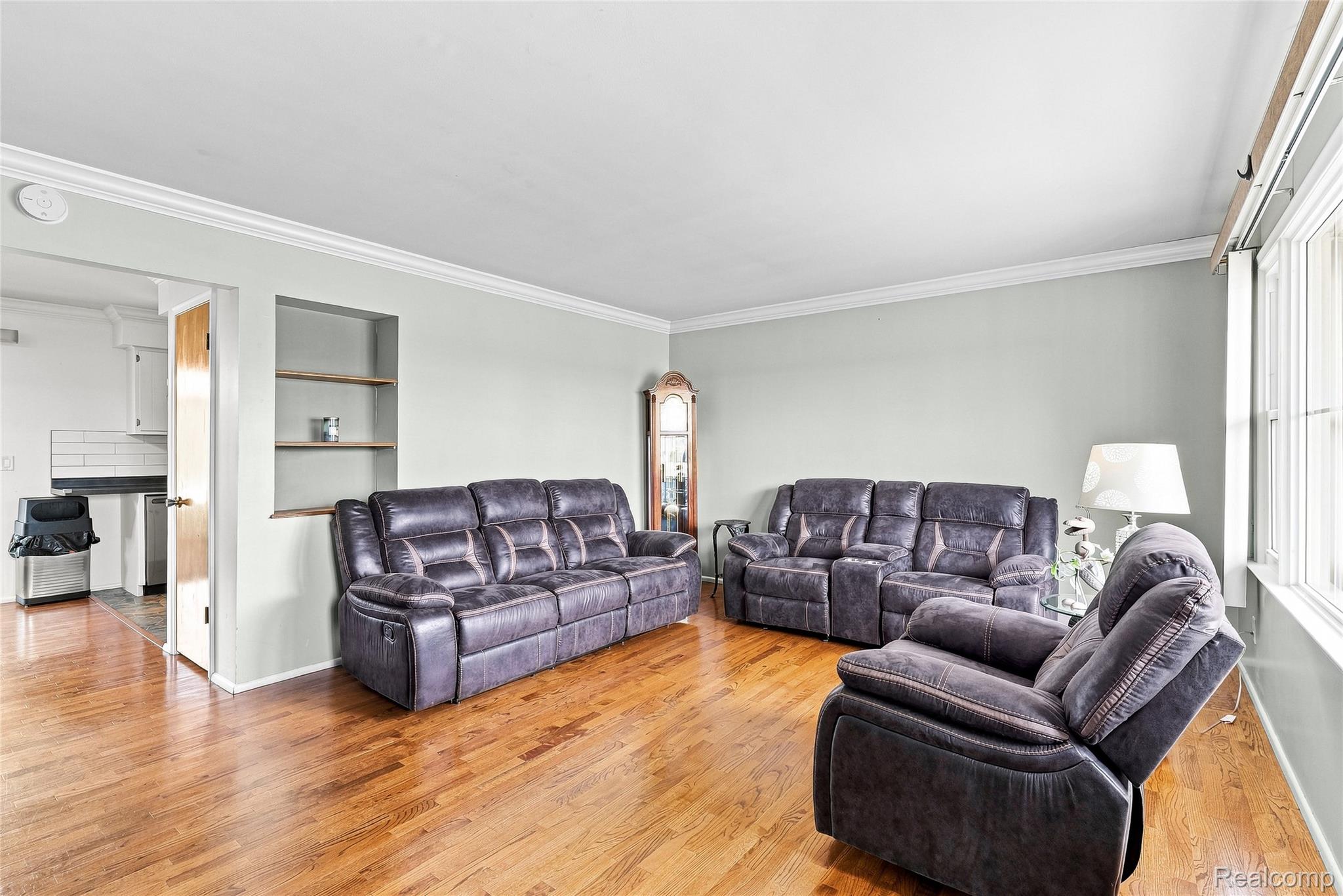 10499 East Potter Road Davison, MI 48423 - Photo 5 of 38 DSC02668.jpg