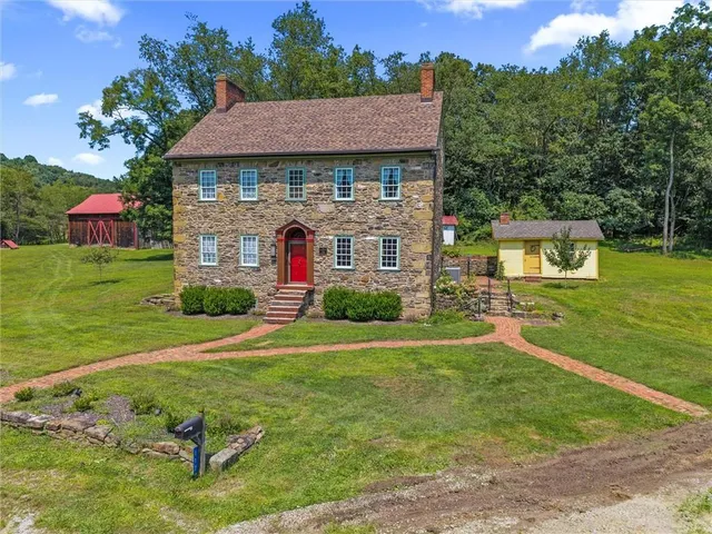 $524,000 | 117 White Thorn Road, New Alexandria, PA 15670