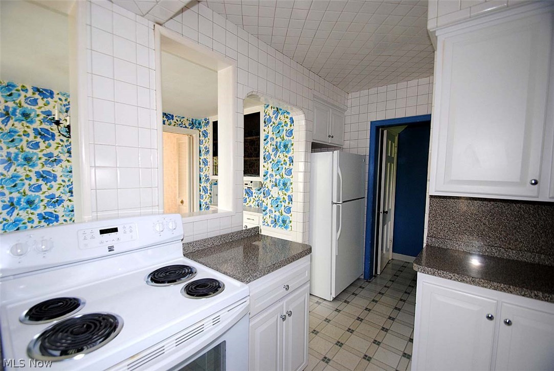2406 Glendon Road Cleveland, OH 44118 - Photo 13 of 35 Gallery Image 13