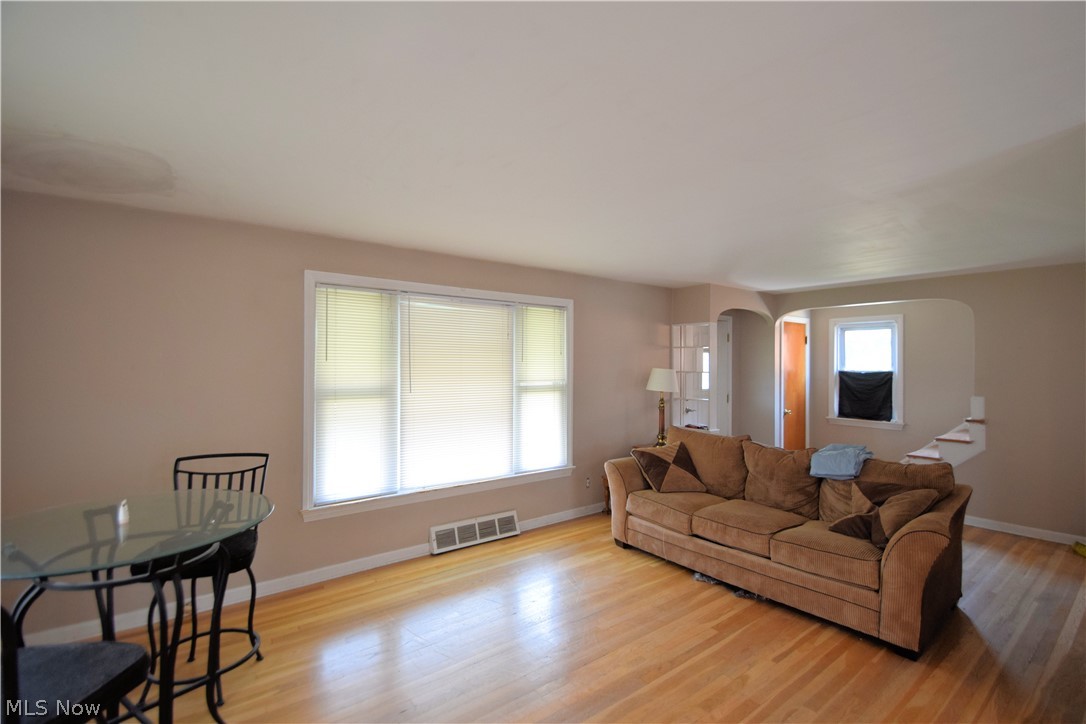 6439 Stanbury Road Parma, OH 44129 - Photo 8 of 23