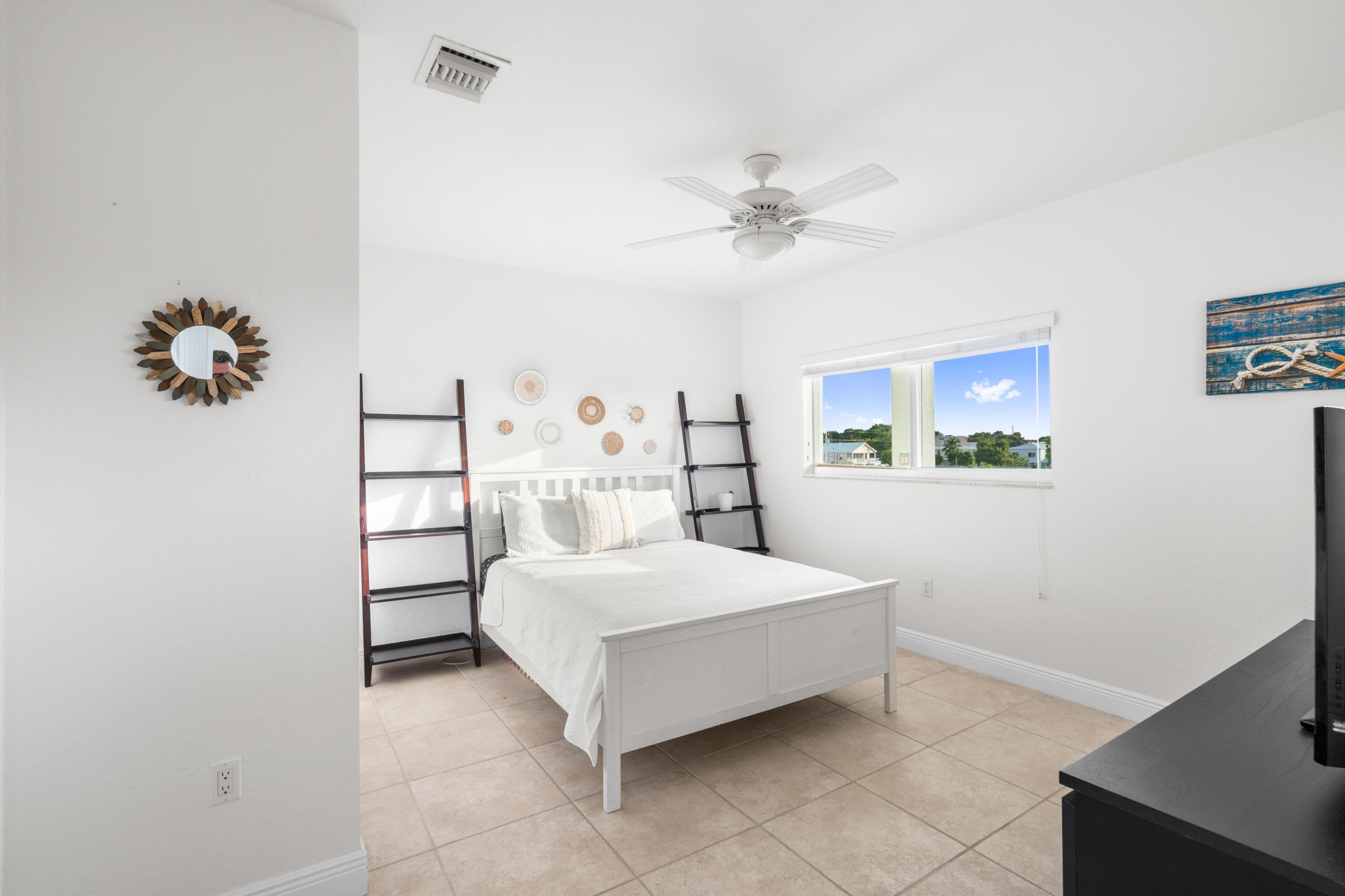 1305 Calder Road Key Largo, FL 33037 - Photo 29 of 57 3rd Floor Guest Bedroom