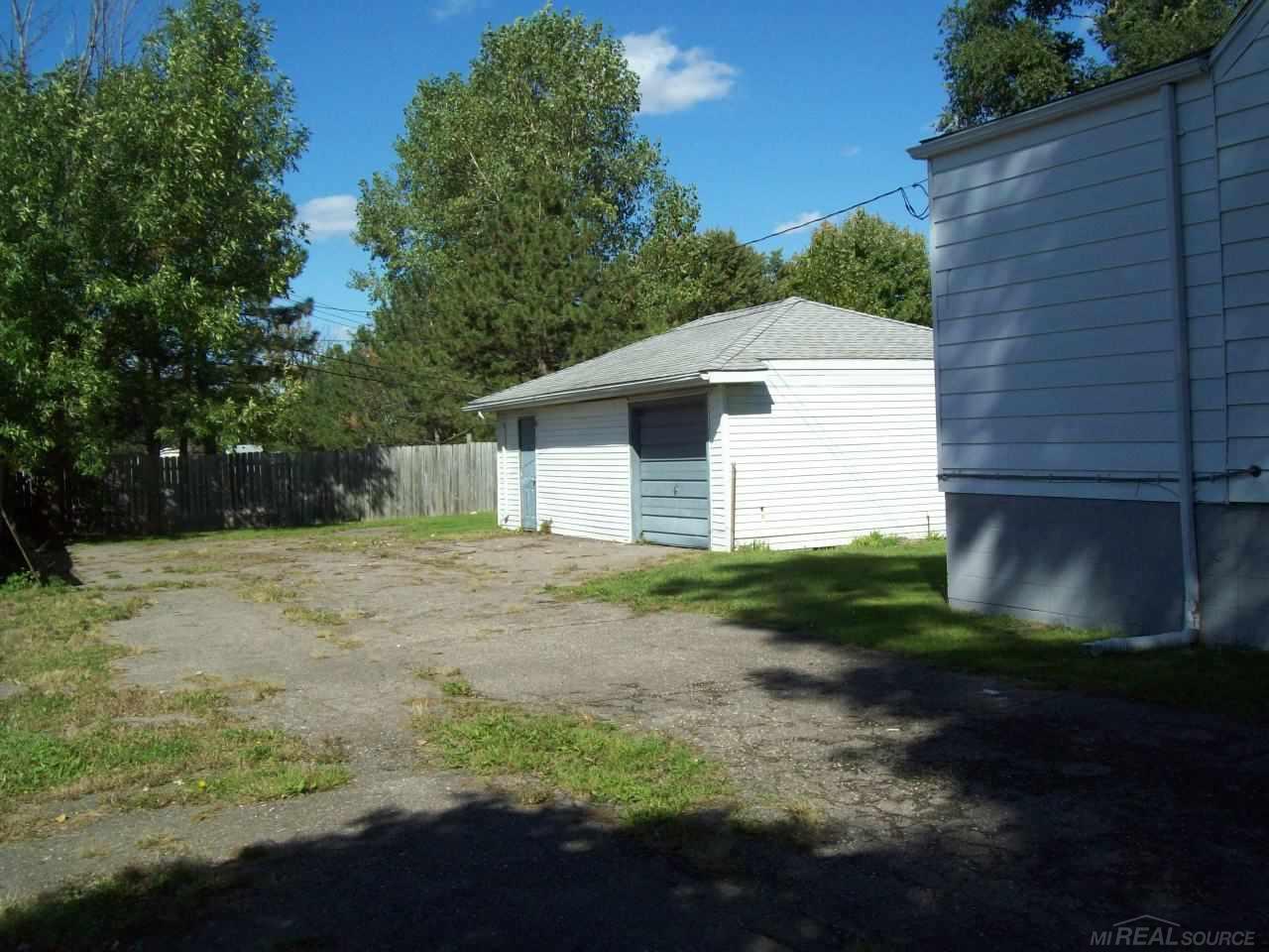14817 East 10 Mile Road Warren, MI 48089 - Photo 23 of 27 31361424-22.JPG