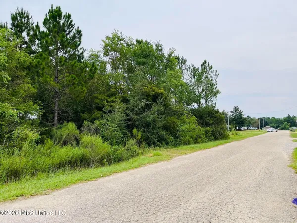 $23,000 | 19092 West Clairmonte Street, Saucier, MS 39574