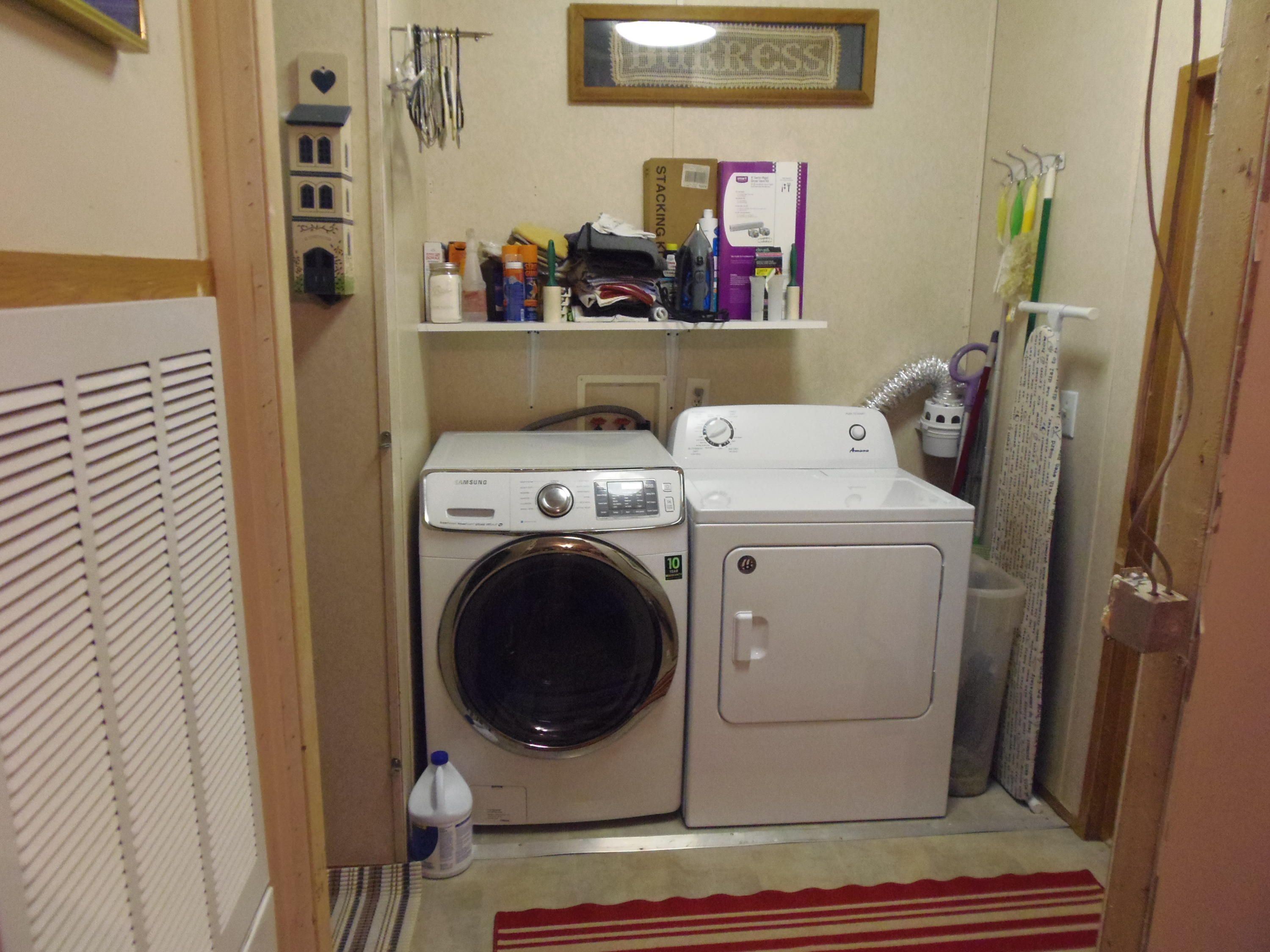 188 Setterberg Road Philadelphia, TN 37846 - Photo 32 of 34 LAUNDRY ROOM