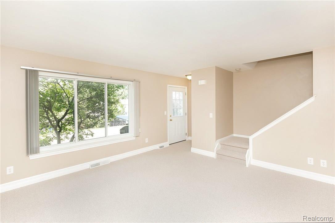 457 Baldwin Avenue Rochester, MI 48307 - Photo 2 of 18 Baldwin-4 (2).jpg