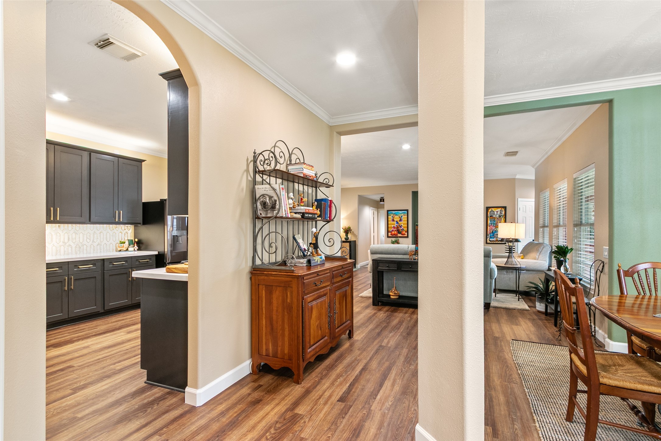 39 Trafalgar Place Conroe, TX 77384 - Photo 6 of 49