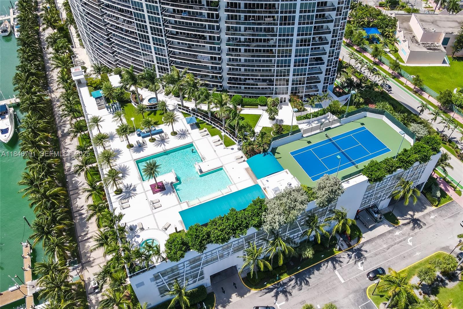 400 Alton Road, Unit 2409 Miami Beach, FL 33139 - Photo 6 of 37 Gallery Image 6