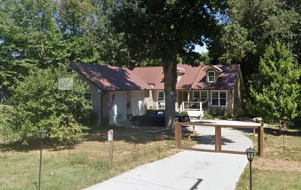 $299,000 | 2807 North Twyman Road, Independence, MO 64058