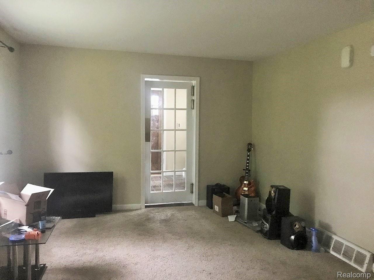 Living Room looking into Vestibule