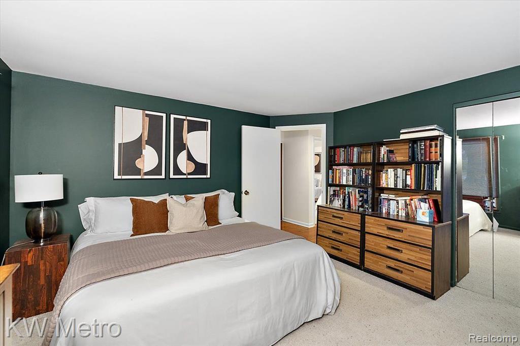 4751 South Valleyview Road West Bloomfield, MI 48323 - Photo 26 of 38 Gallery Image 26