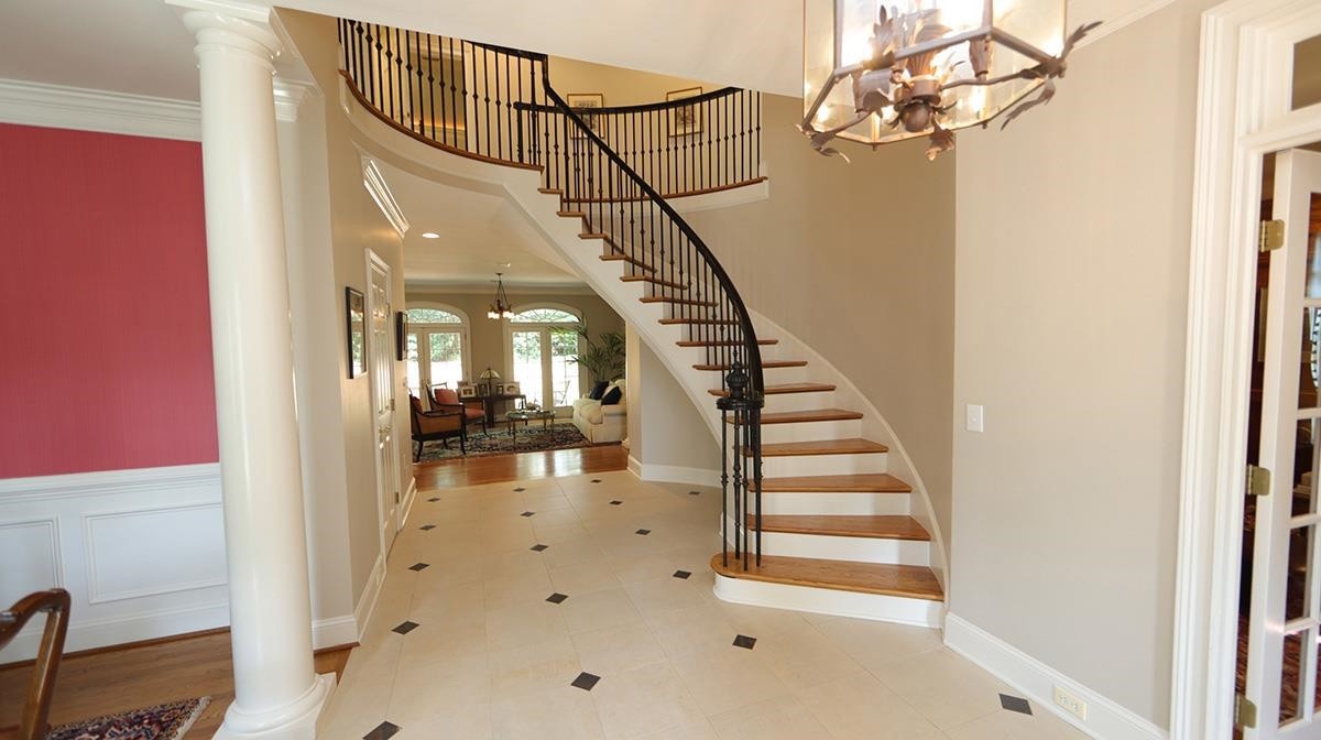 2815 Exeter Circle Raleigh, NC 27608 - Photo 2 of 23 Photo 2