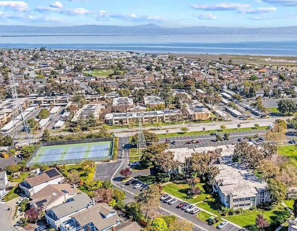 $899,000 | 1111 Compass Lane, Unit 205, Foster City, CA 94404