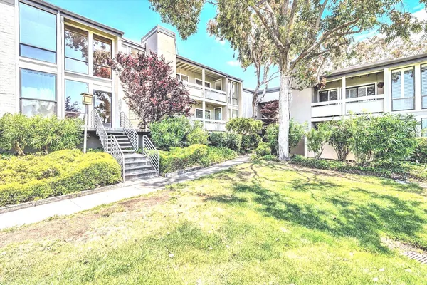 $899,000 | 1111 Compass Lane, Unit 205, Foster City, CA 94404