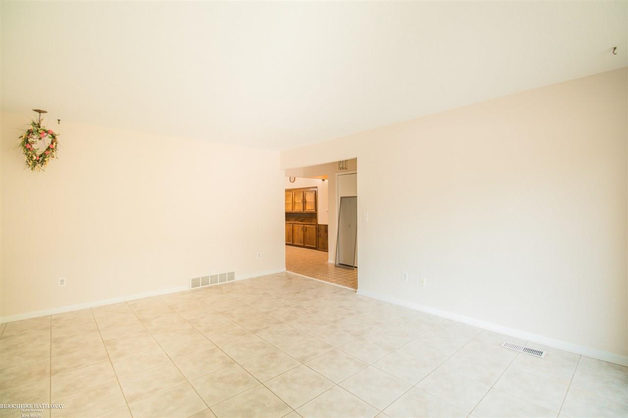 57099 Omo Road Ray, MI 48096 - Photo 11 of 53 50017065-10.JPG