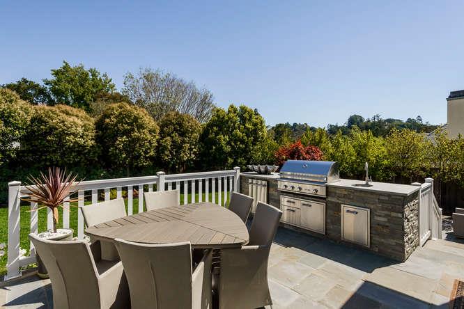 1035 Whitwell Road Hillsborough, CA 94010 - Photo 29 of 32 Gallery Image 29