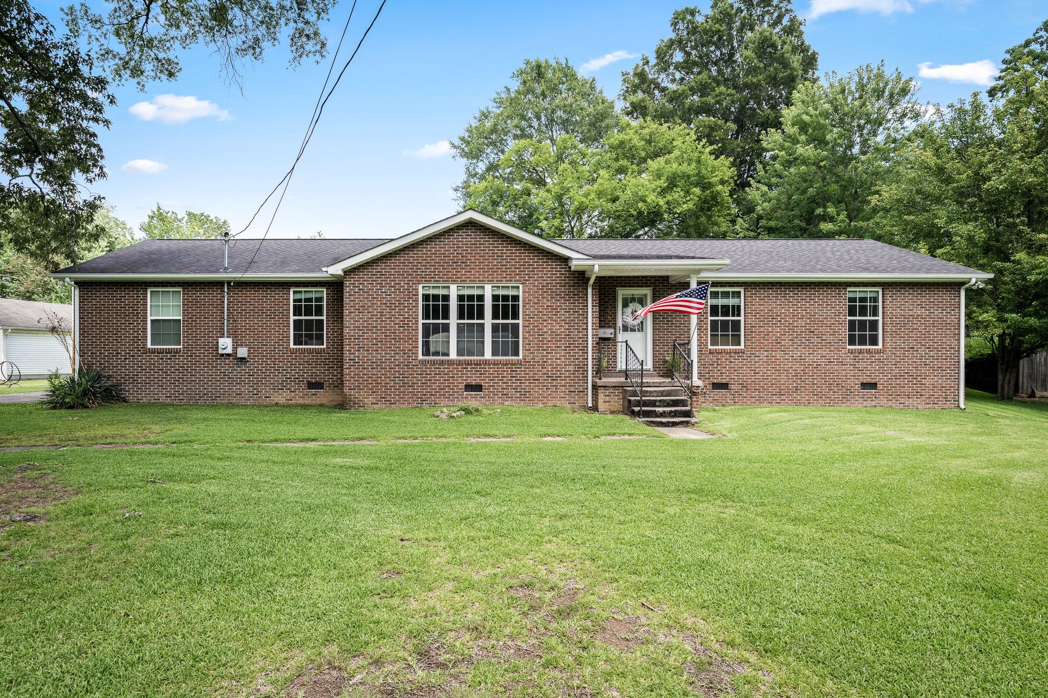 114 Ragan Street Tullahoma, TN 37388 - Photo 2 of 37