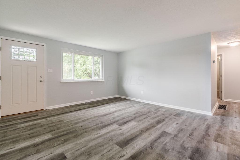 6394 Retton Road Reynoldsburg, OH 43068 - Photo 5 of 17
