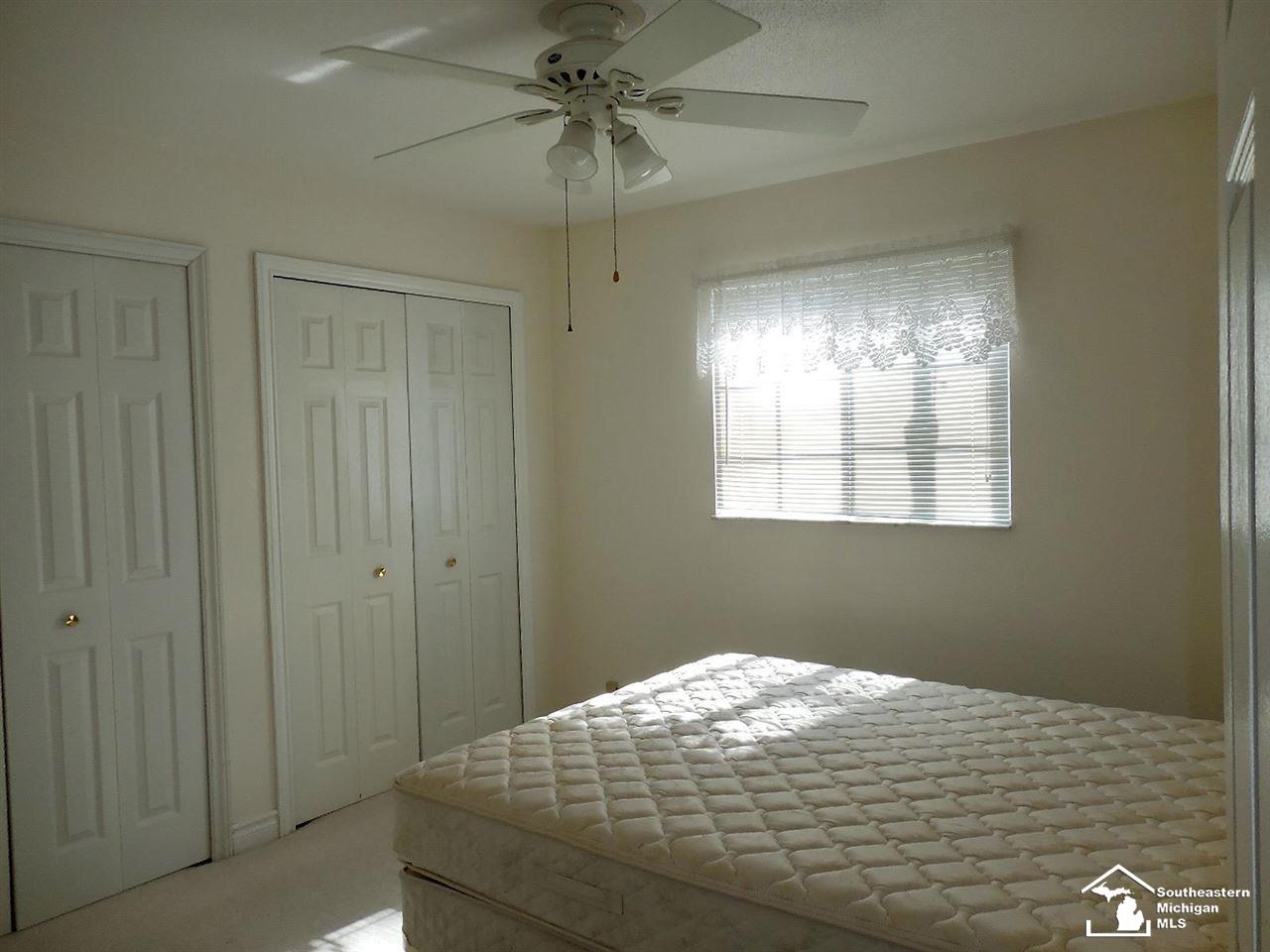 5773 Newport S Road Newport, MI 48166 - Photo 9 of 24 50057937-8.JPG