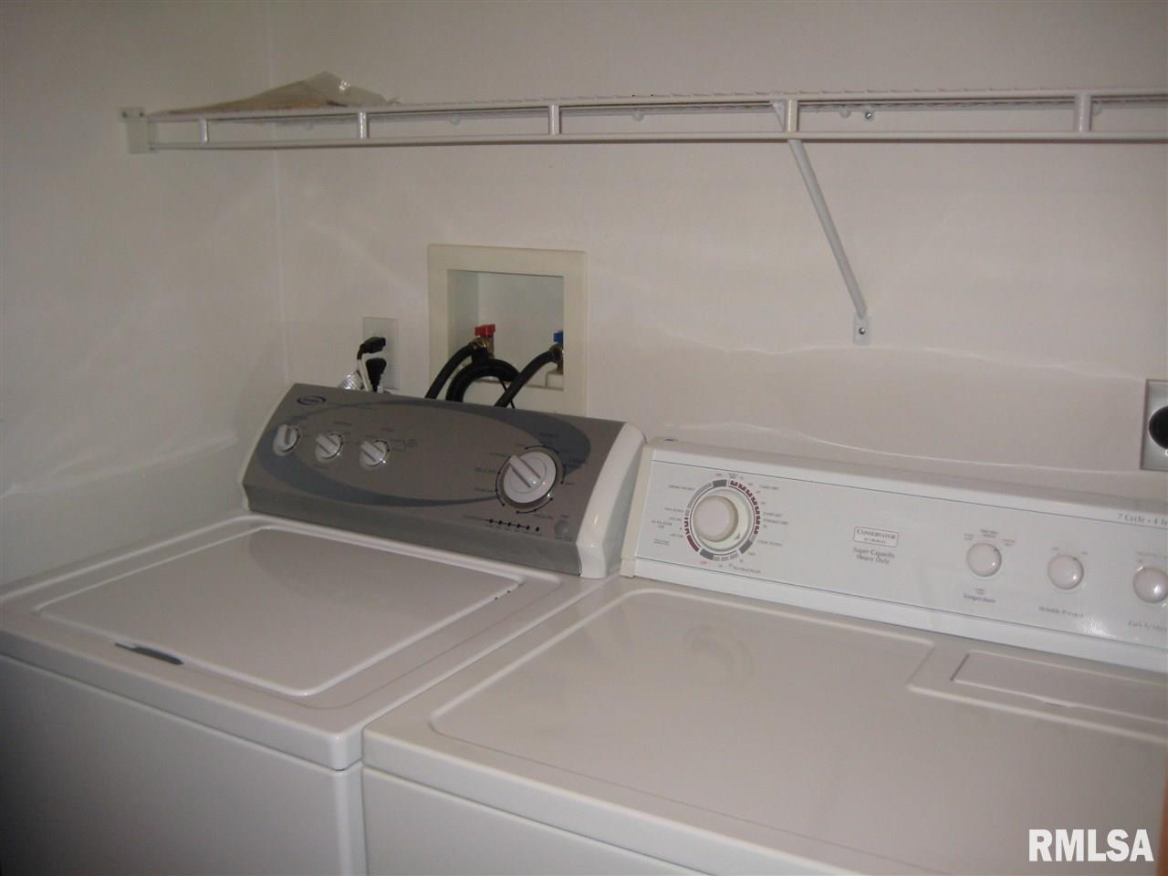 209 Easy Street Washington, IL 61571 - Photo 13 of 16 Gallery Image 13
