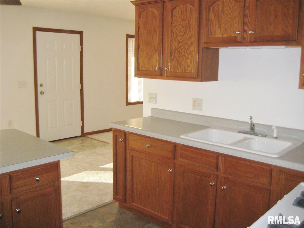 209 Easy Street Washington, IL 61571 - Photo 6 of 16 Gallery Image 6