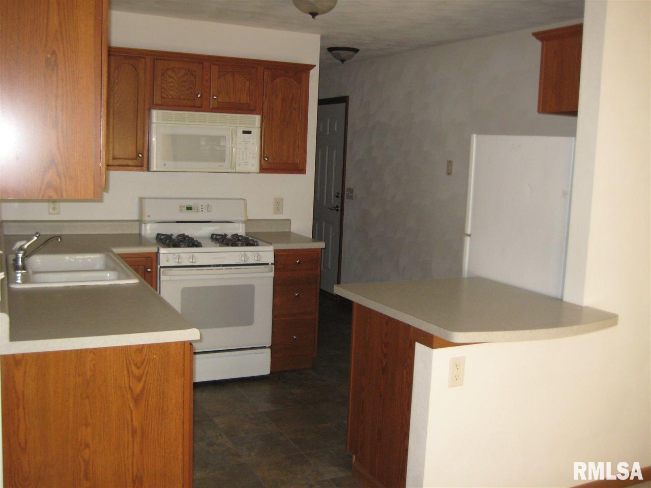 209 Easy Street Washington, IL 61571 - Photo 7 of 16 Gallery Image 7