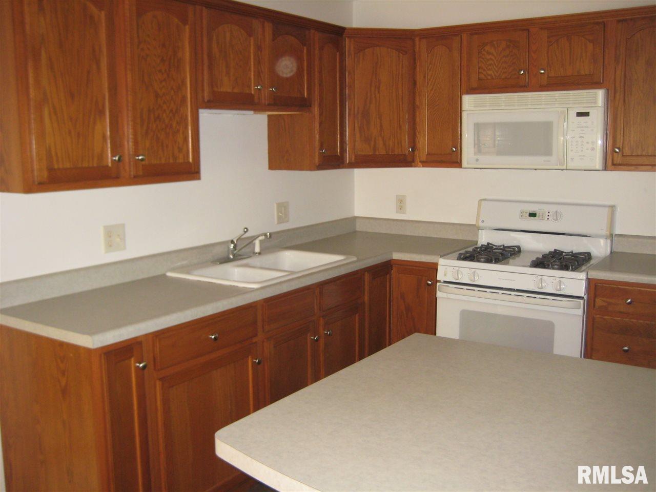 209 Easy Street Washington, IL 61571 - Photo 8 of 16 Gallery Image 8