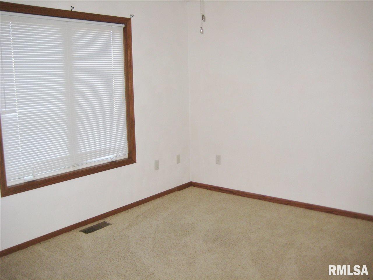 209 Easy Street Washington, IL 61571 - Photo 10 of 16 Gallery Image 10