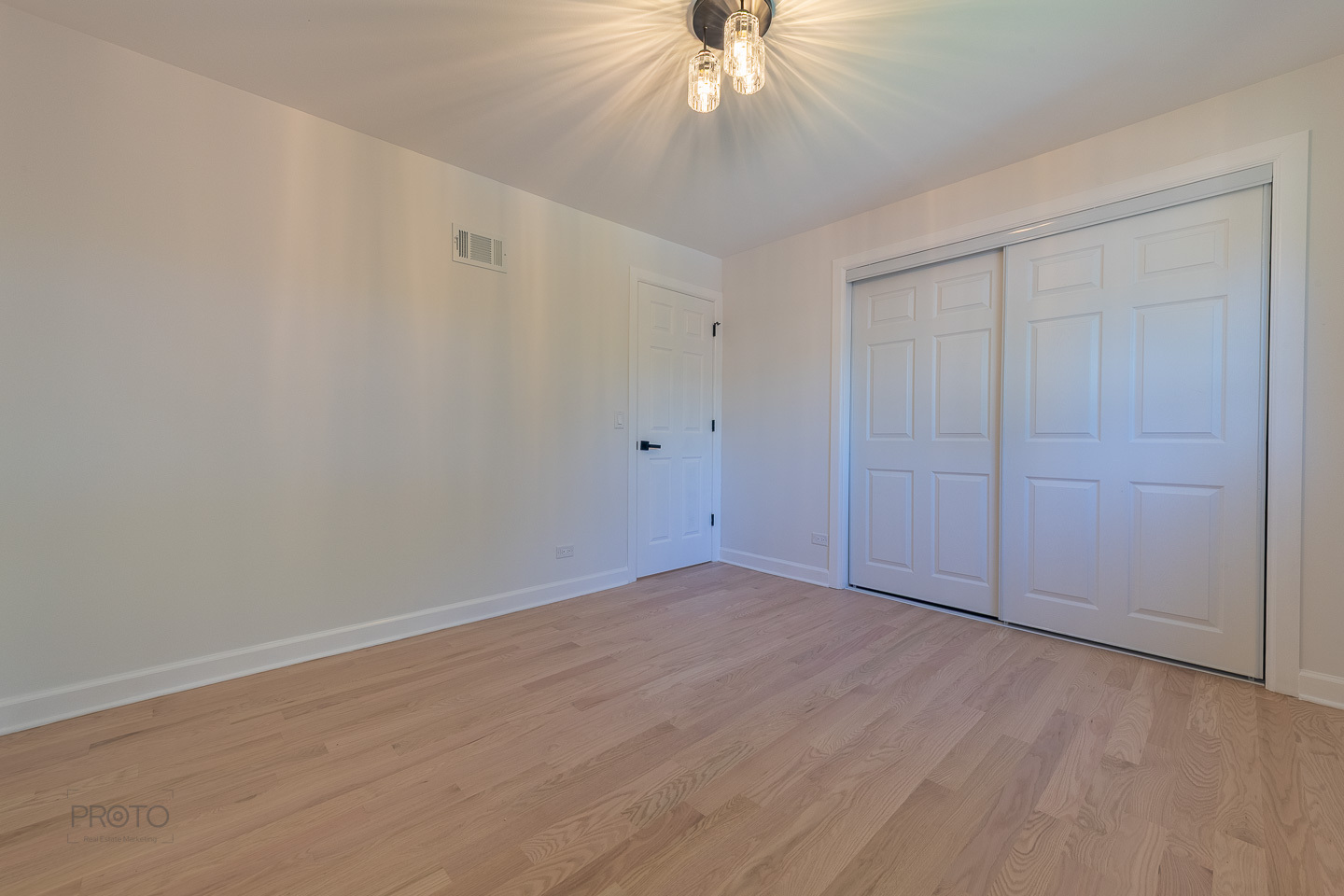 2405 Avondale Avenue Park Ridge, IL 60068 - Photo 12 of 32
