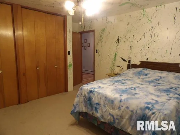 $180,000 | 736 North Mill Street, Carrier Mills, IL 62917