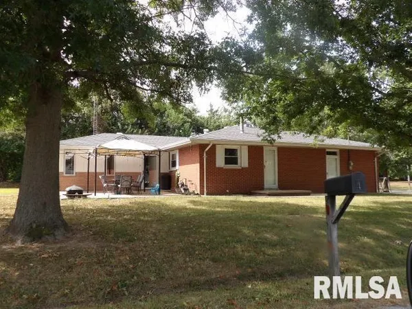 $180,000 | 736 North Mill Street, Carrier Mills, IL 62917