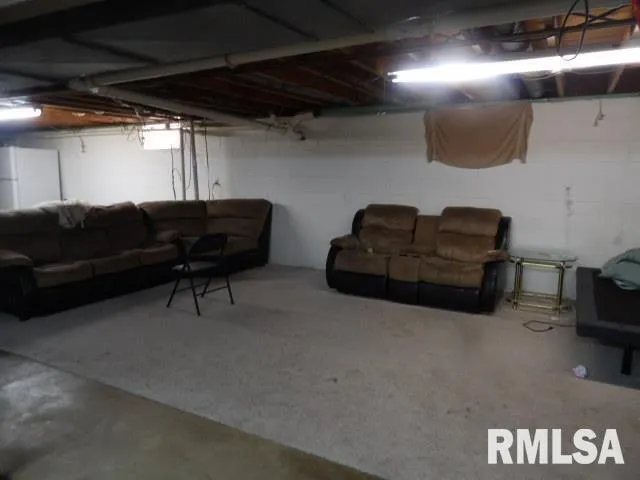 $190,000 | 736 North Mill Street, Carrier Mills, IL 62917