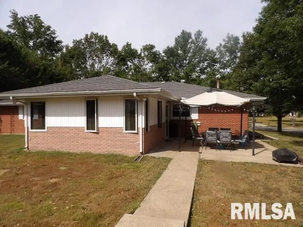 $180,000 | 736 North Mill Street, Carrier Mills, IL 62917