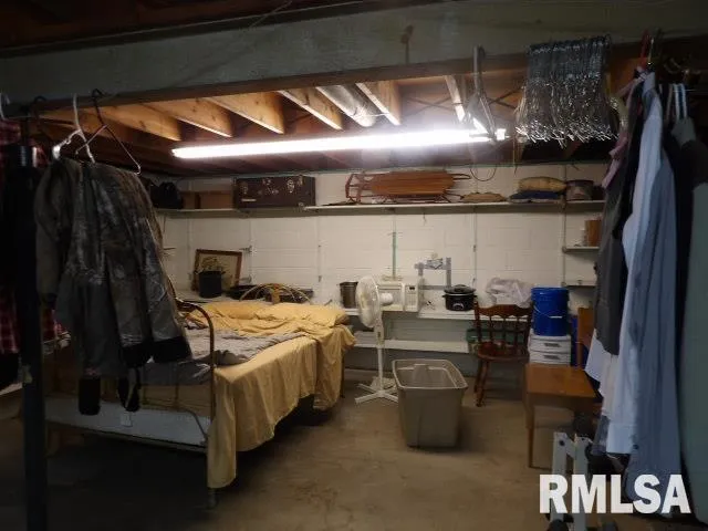 $190,000 | 736 North Mill Street, Carrier Mills, IL 62917