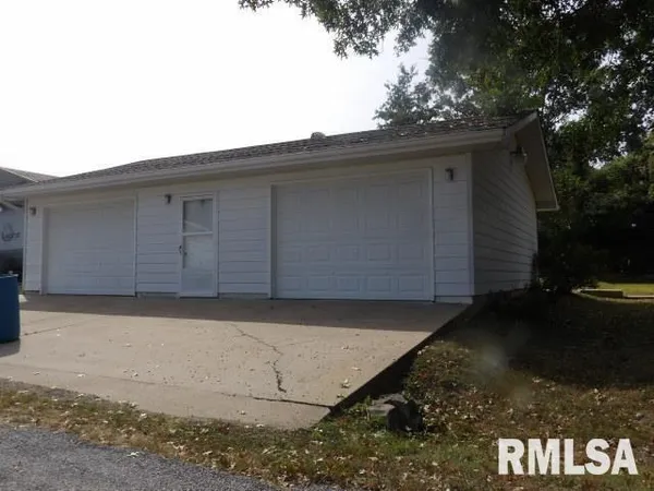 $180,000 | 736 North Mill Street, Carrier Mills, IL 62917