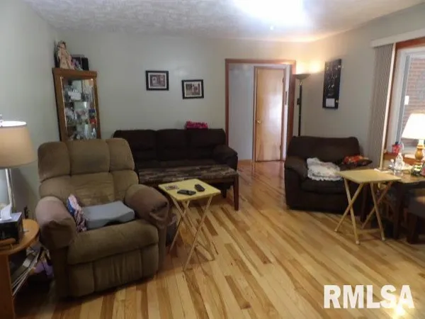 $180,000 | 736 North Mill Street, Carrier Mills, IL 62917