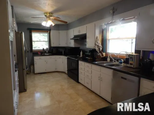 $180,000 | 736 North Mill Street, Carrier Mills, IL 62917
