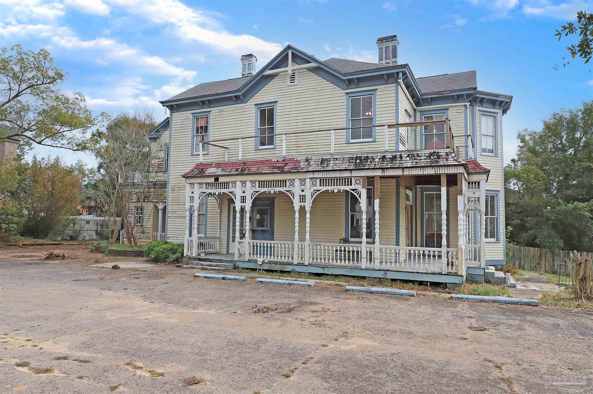 520 North Spring Street Pensacola, FL 32501 - Photo 1 of 30