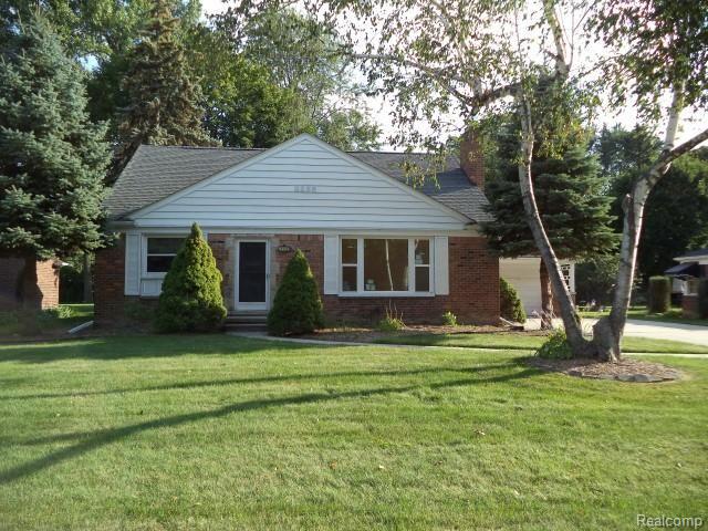 725 Shoreham Road Grosse Pointe, MI 48236 - Photo 1 of 22 Shoreham 002.jpg