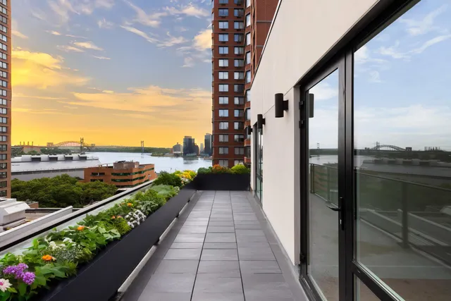 $3,595,000 | 427 East 90th Street, Unit PH10 | Upper East Side