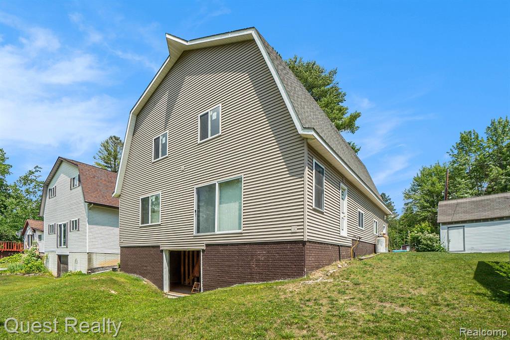 2142 Walter Road Beaverton, MI 48612 - Photo 23 of 35