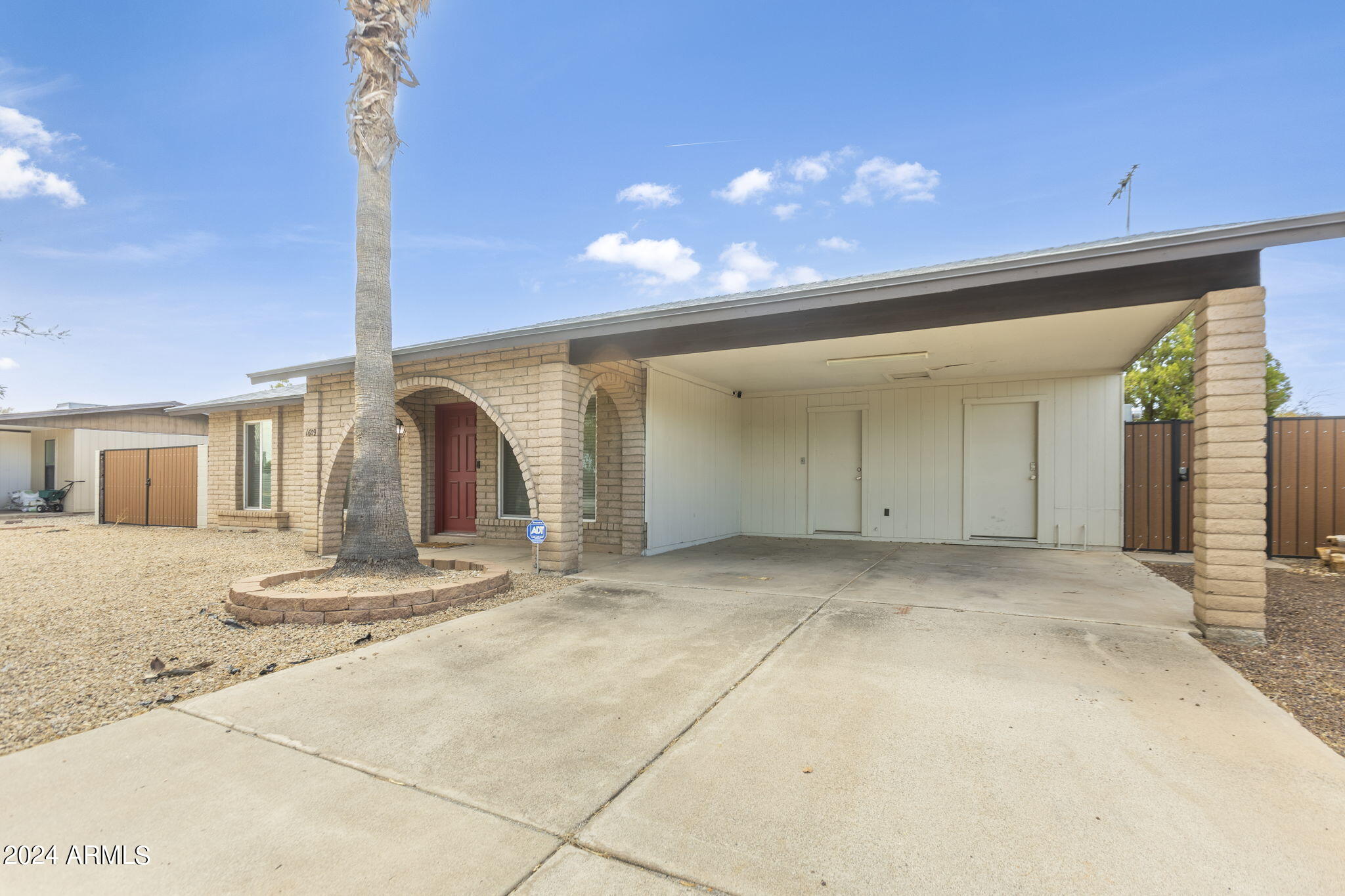 1609 West Utopia Road Phoenix, AZ 85027 - Photo 3 of 23 3-web-or-mls-1609-w-utopia-rd