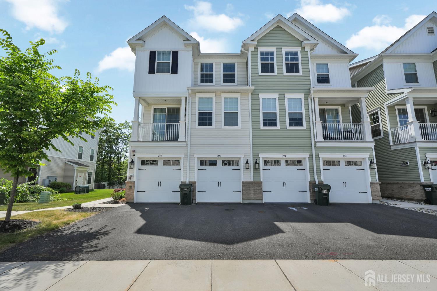 228 Park Lane Dunellen, NJ 08812 - Photo 1 of 25
