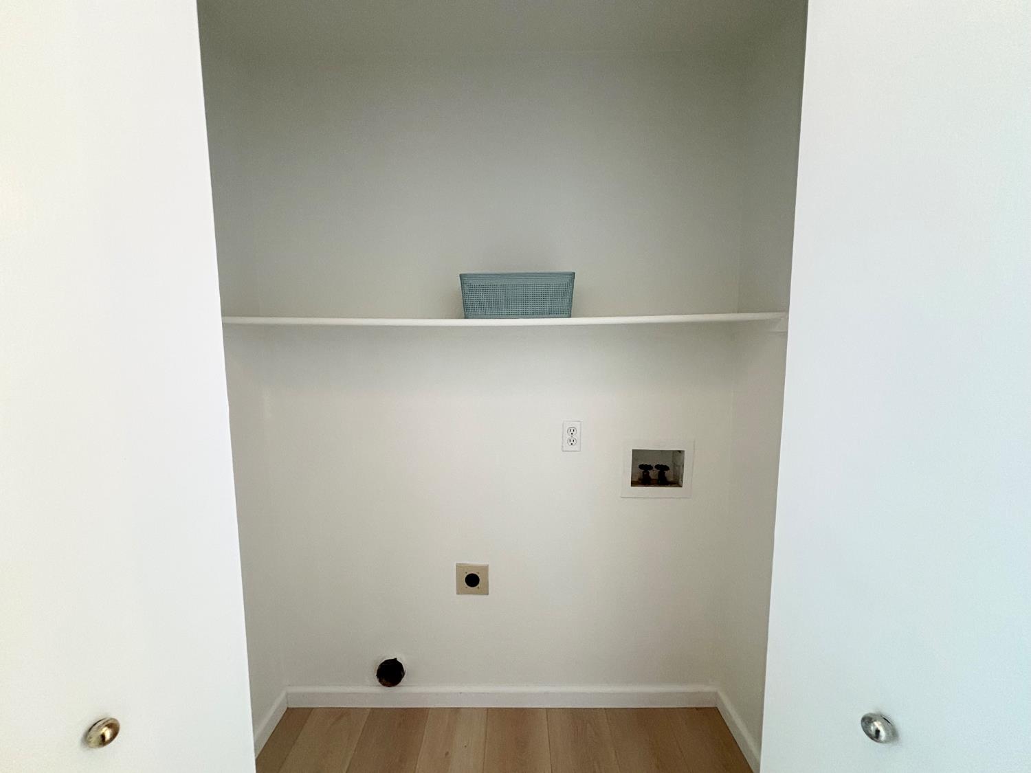6813 Springridge Way Elk Grove, CA 95758 - Photo 20 of 26 a view of an empty room