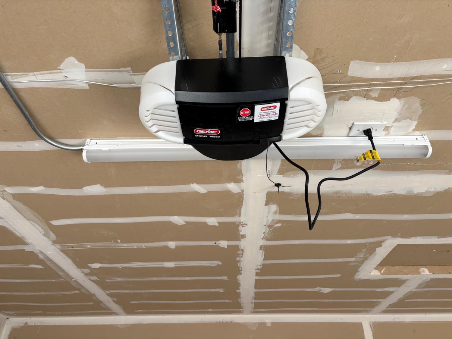 6813 Springridge Way Elk Grove, CA 95758 - Photo 25 of 26 a view of entryway and hall