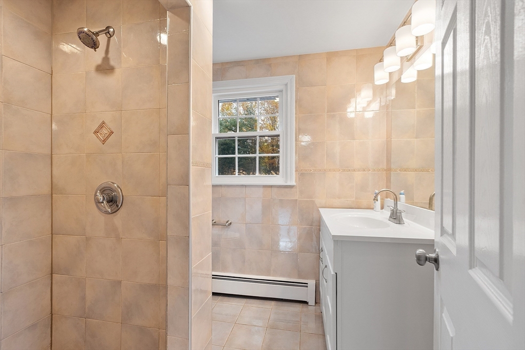 22 Selfridge Road Bedford, MA 01730 - Photo 18 of 27