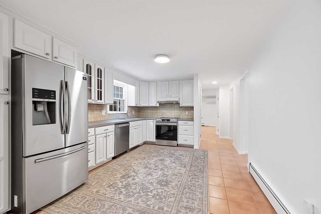 22 Selfridge Road Bedford, MA 01730 - Photo 10 of 27