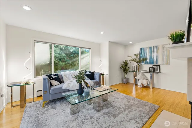 $850,000 | 1218 101st Place Northeast, Bellevue, WA 98004