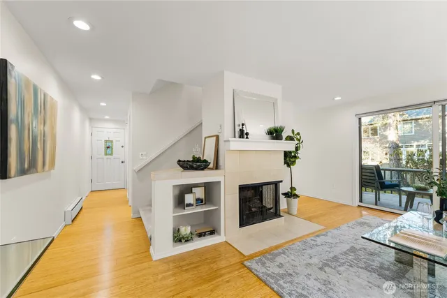 $850,000 | 1218 101st Place Northeast, Bellevue, WA 98004